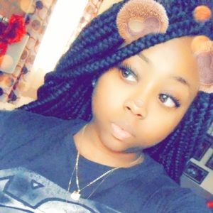 Meet your Posher, Briana